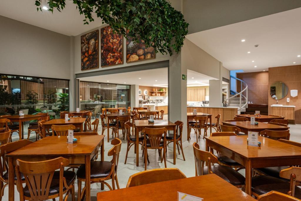 Malibu Plaza Hotel Lauro de Freitas Exterior photo